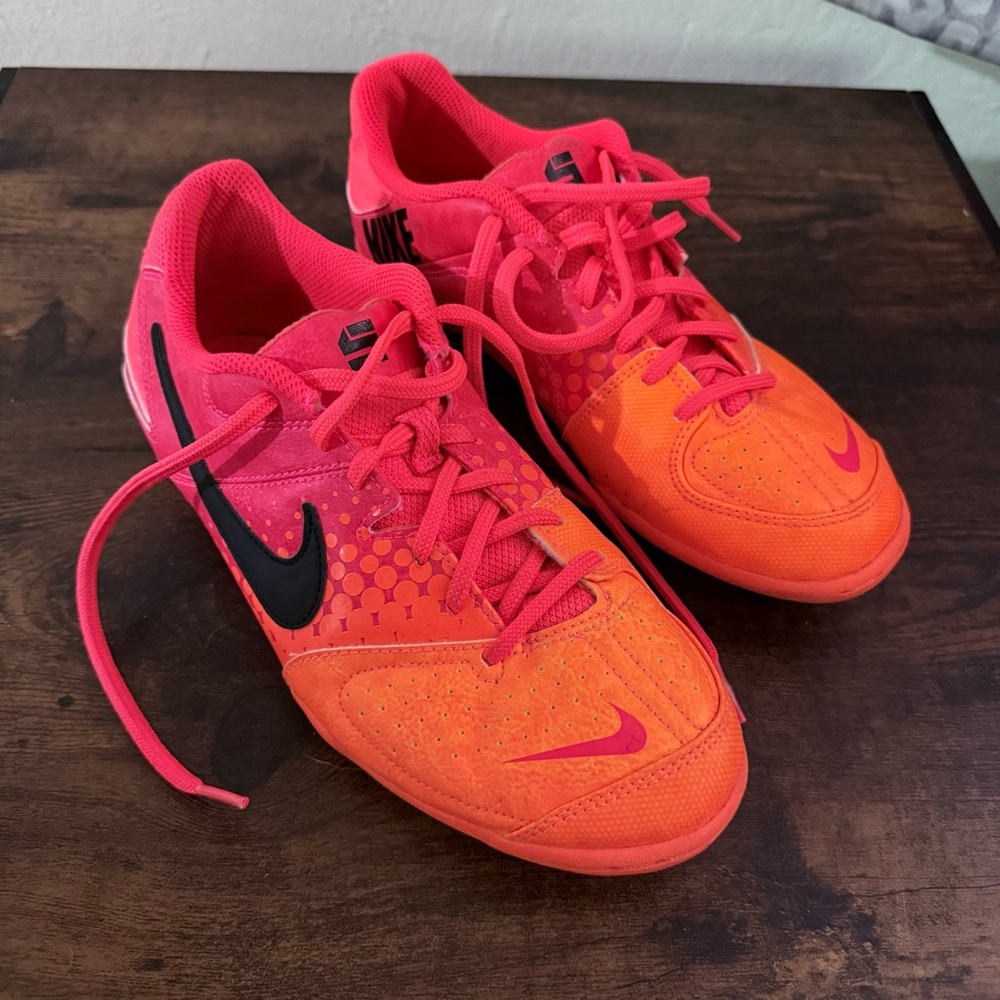 Nike5 Elastico Pro indoor soccer shoes